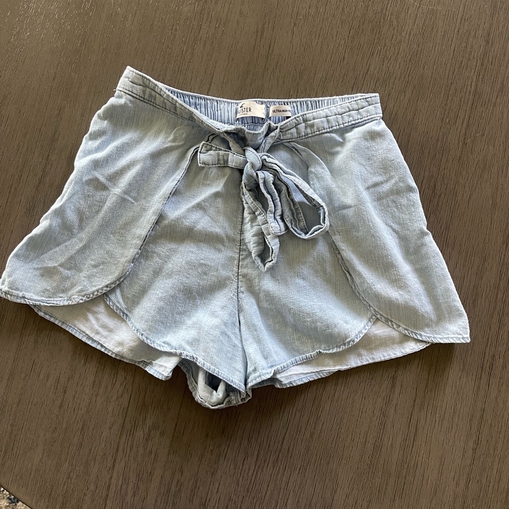 Hollister ultra high-rise shorts